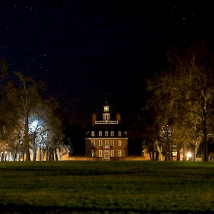 Spooky building at night in Williamsburg Virginia